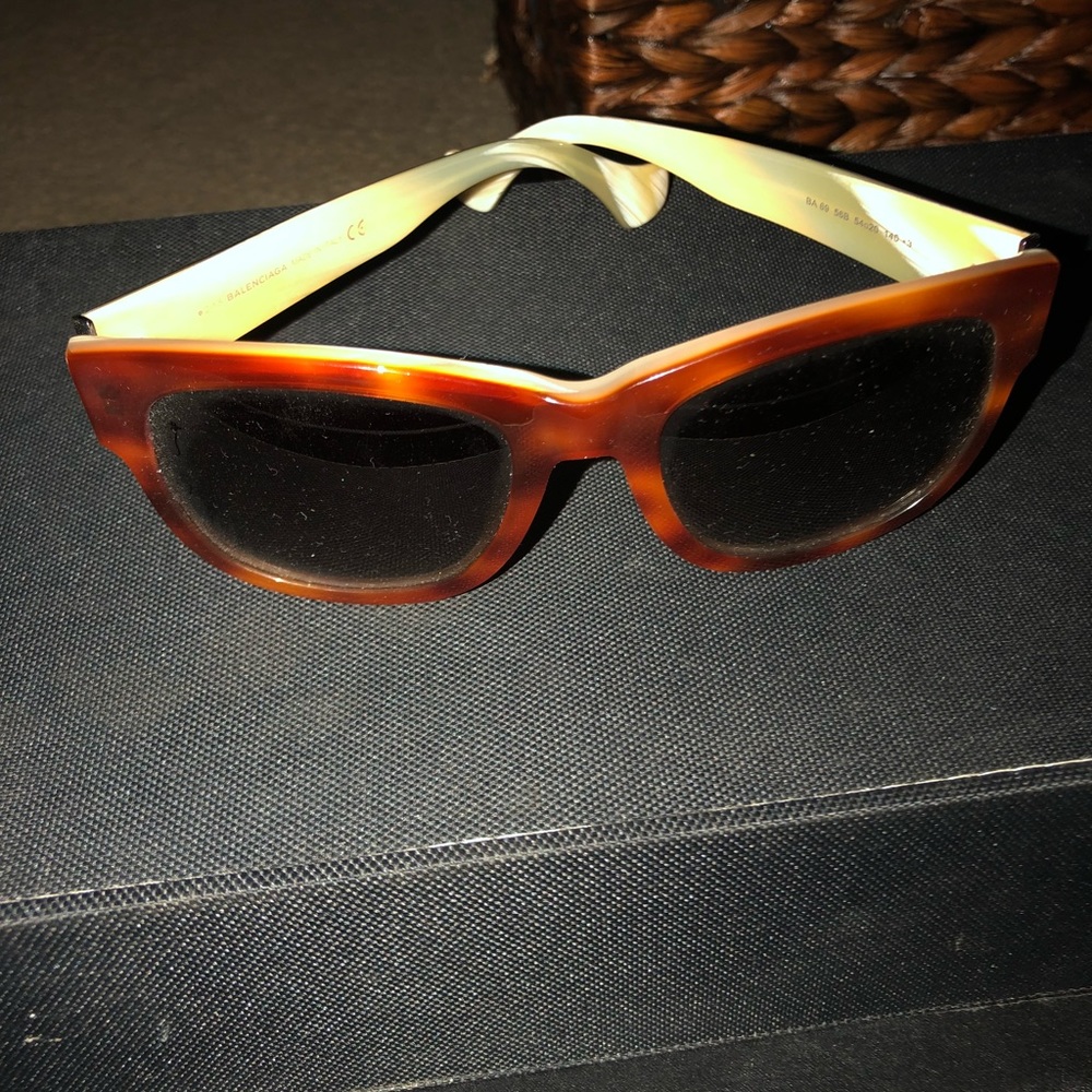 Balenciaga sunglasses - Picture 2 of 4
